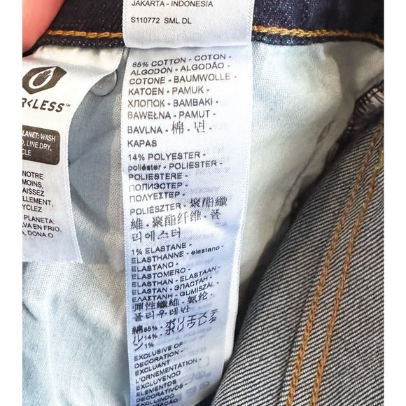 Levi's Ribcage Straight Ankle Size 26 Stretch Button Fly Dark Wash Classic - Picture 6 of 10